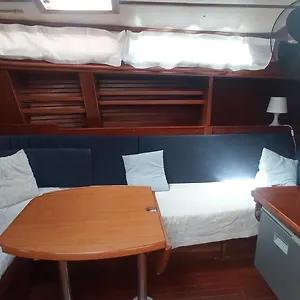  Hotel en barco Barcelona Boat Experience España